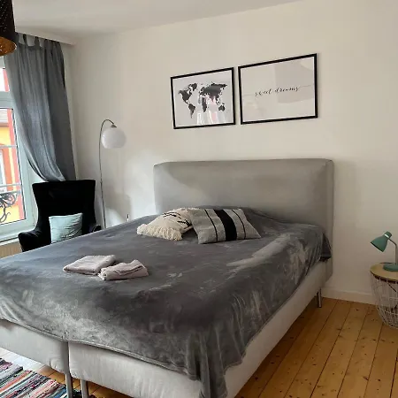 Stilvolle Altstadtwohnung Mit 2 Schlafzimmern Apartment *